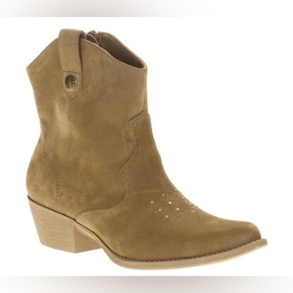 Guppy Love Causal Bootie Size 11 - Picture 1 of 11